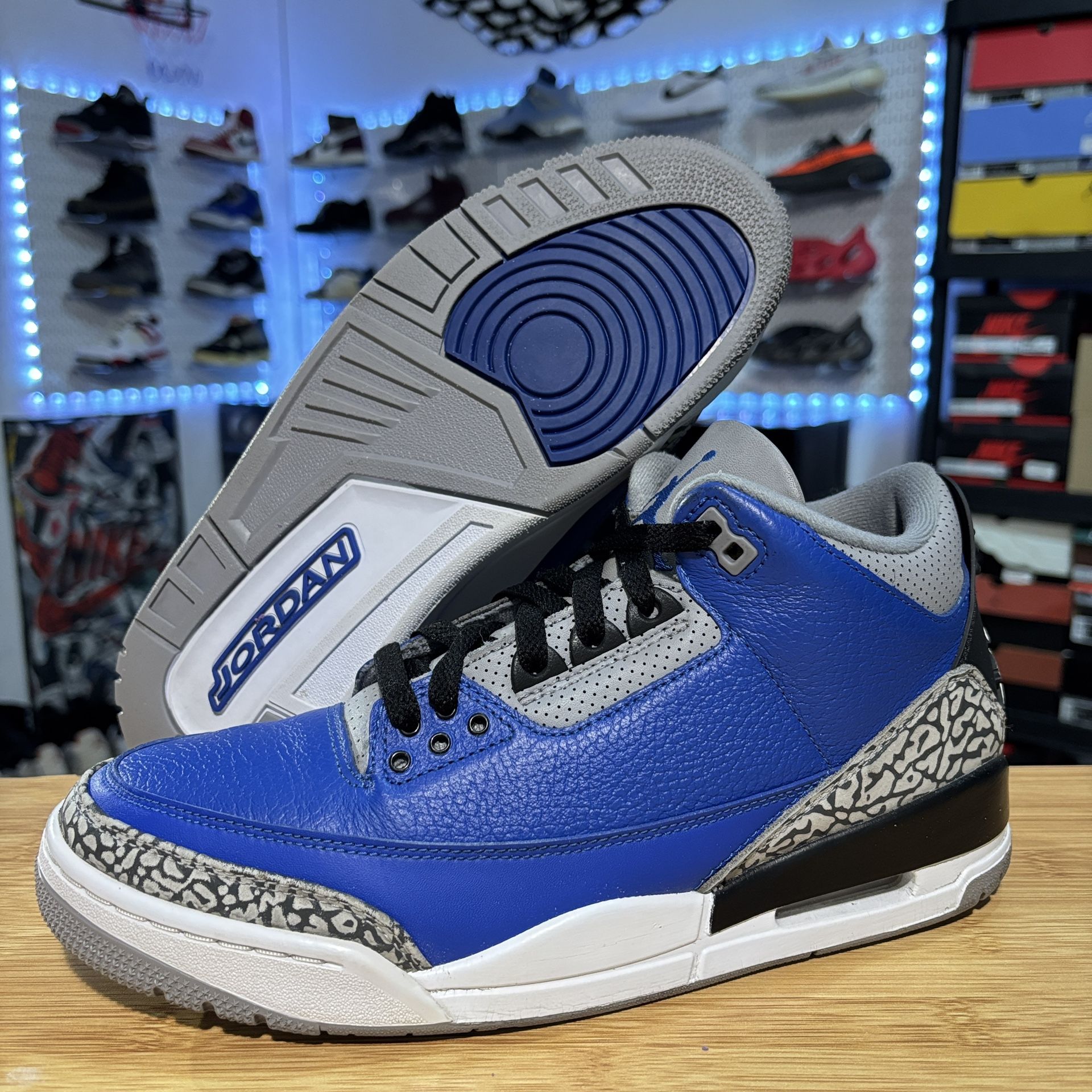 AIR JORDAN 3 RETRO “ROYAL” SIZE 10