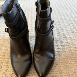 Rialto Black Ankle Booties – Size 8