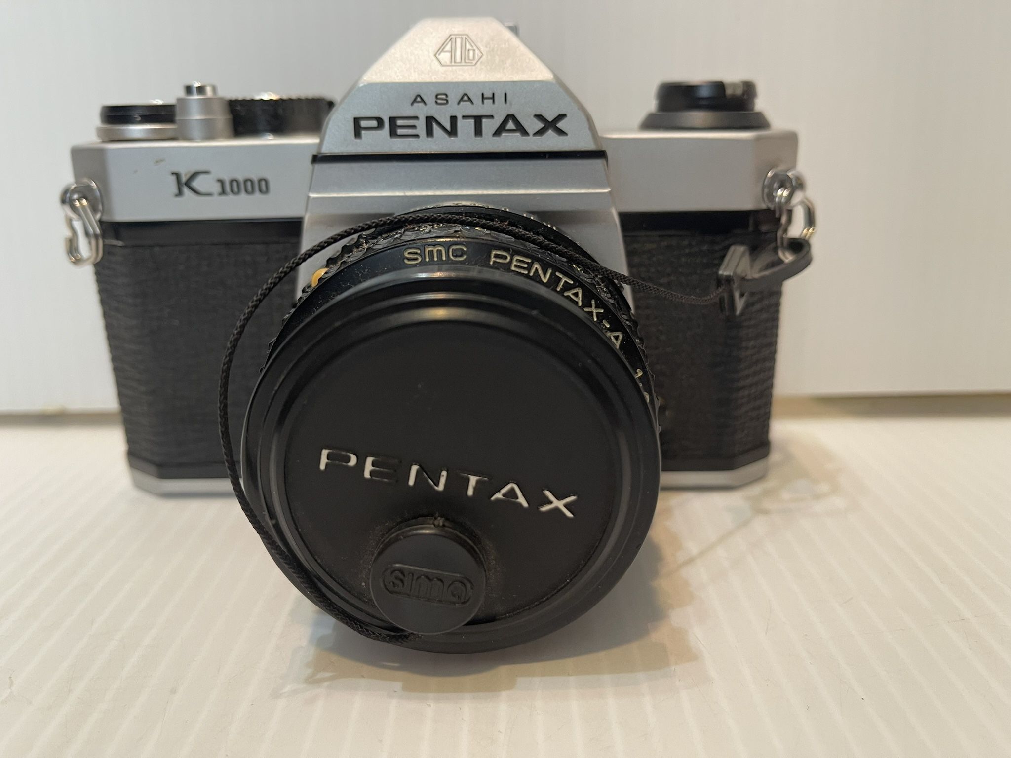 PENTAX K1000 35mm SLR Film Camera & Pentax 50mm Zoom Lens