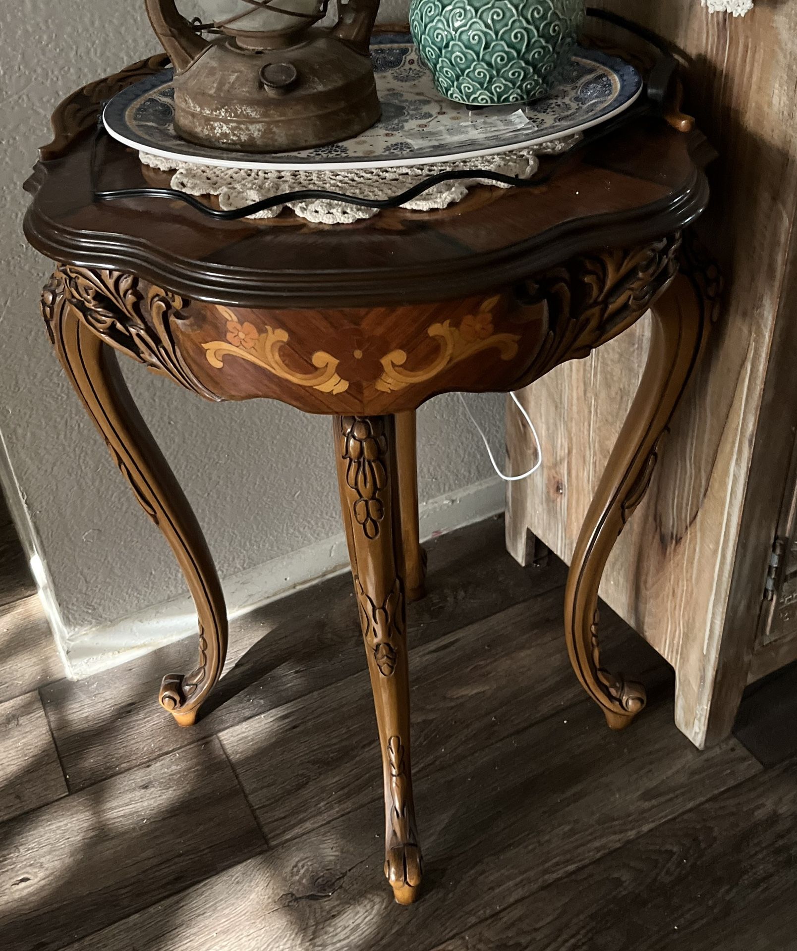 Antique End Tables for Sale in Henderson, NV - OfferUp