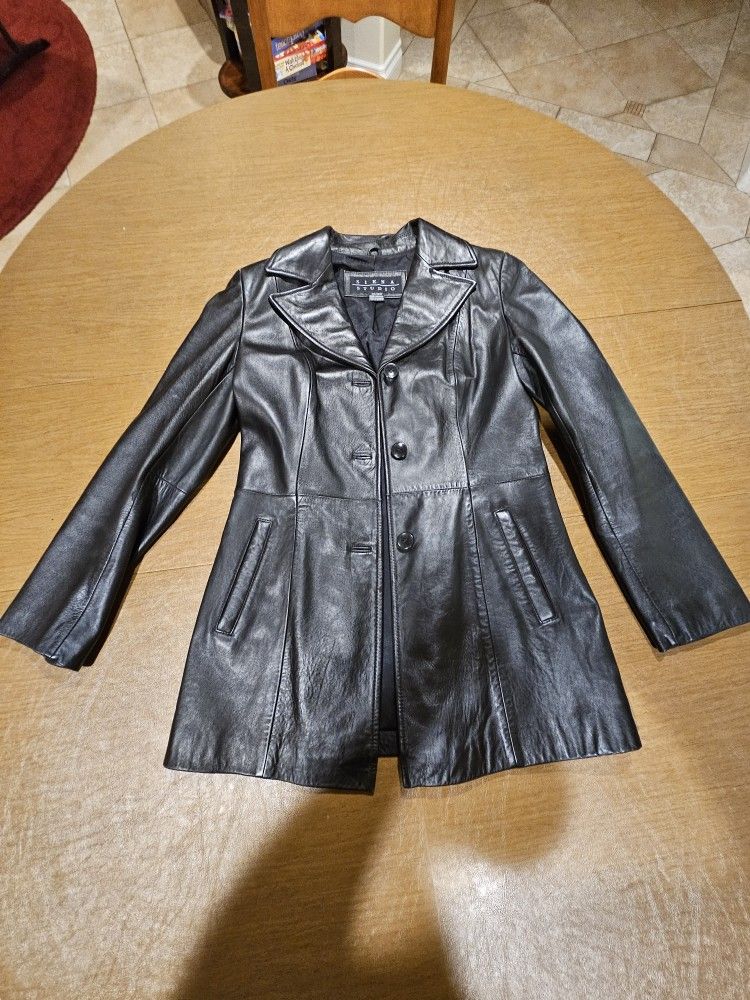 Sienna Studio women's Classic 3 Button Leather Jacket
