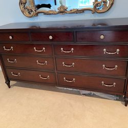 Hickory Chair Left Bank 9-Drawer Dresser in Excellent Condition 19.5”d x 6’w x 37”h. Smoke free household.