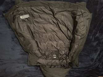 🔥 UNIQLO Seamless Down Parka – Black – Like New 🔥