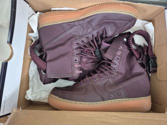 High Top air force 1 size 9.5