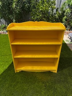 Vintage-Style Yellow Wooden Bookshelf / Display Shelf – $65 🟡📚
