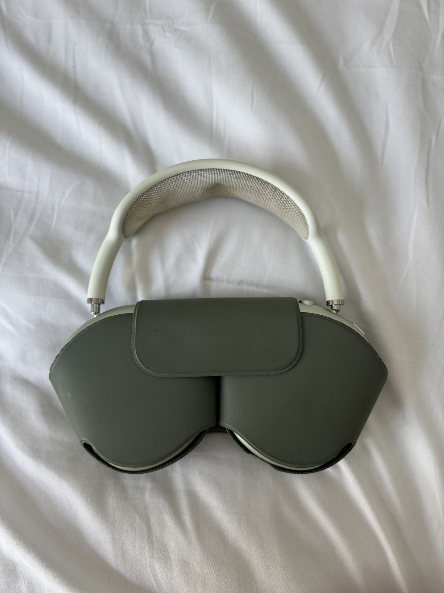 AirPod Pro Max