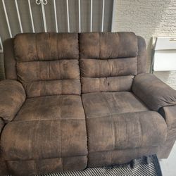 Classic Brown Reclining Sofas 