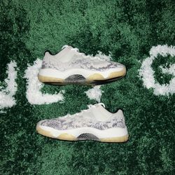 Jordan 11 Retro Low Snake Light Bone