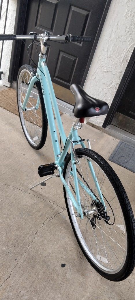 Schwinn Aluminum Hybrid In Excellent Condition