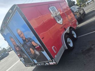 14 ft enclosed trailer traila CLEAN TITLE ON HAND