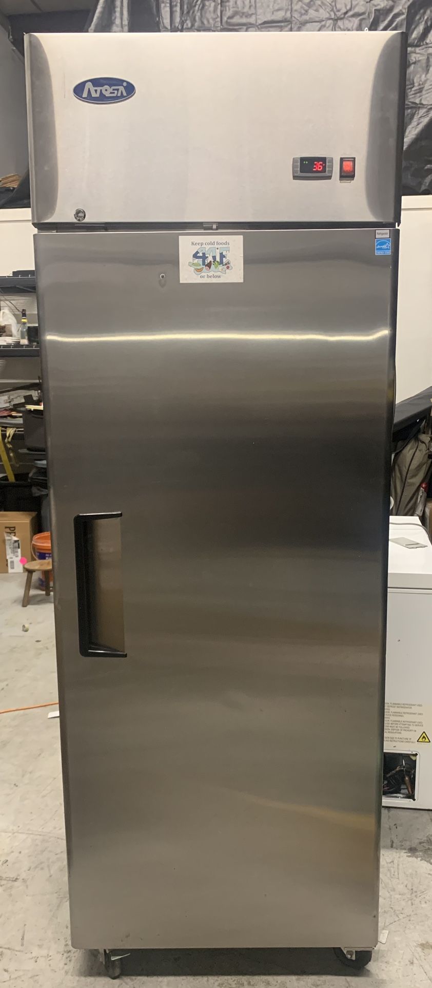 COMMERCIAL COOLER
