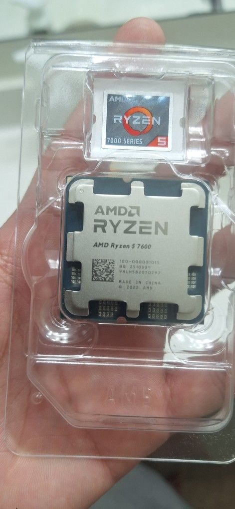 AMD RYZEN 5 7600 