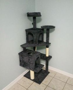 Torre para gatos (nueva en su caja)