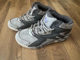 Boys youth size 6 shoes