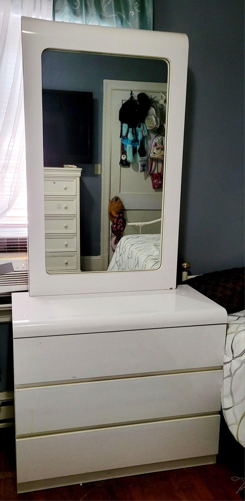 Cabinet With Mirror 