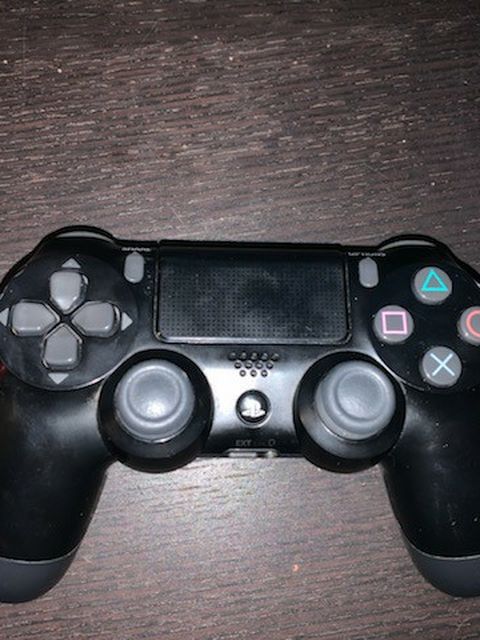 PS4 controllers