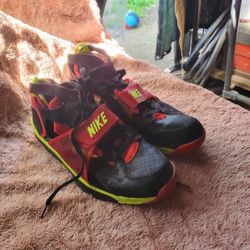 11.5 Nikes
