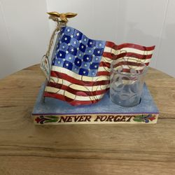 2008 Jim Shore Heartwood Creek Never Forget Resin Flag Candle Holder 