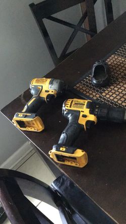 DeWalt Cordless Drill and Impact Driver Set