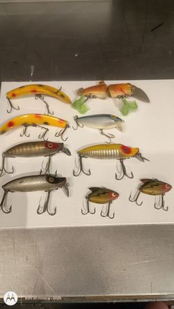 Vintage fishing lures ( HEDDON,THIN FIN,BOMBER DEEP DIVE LURES)