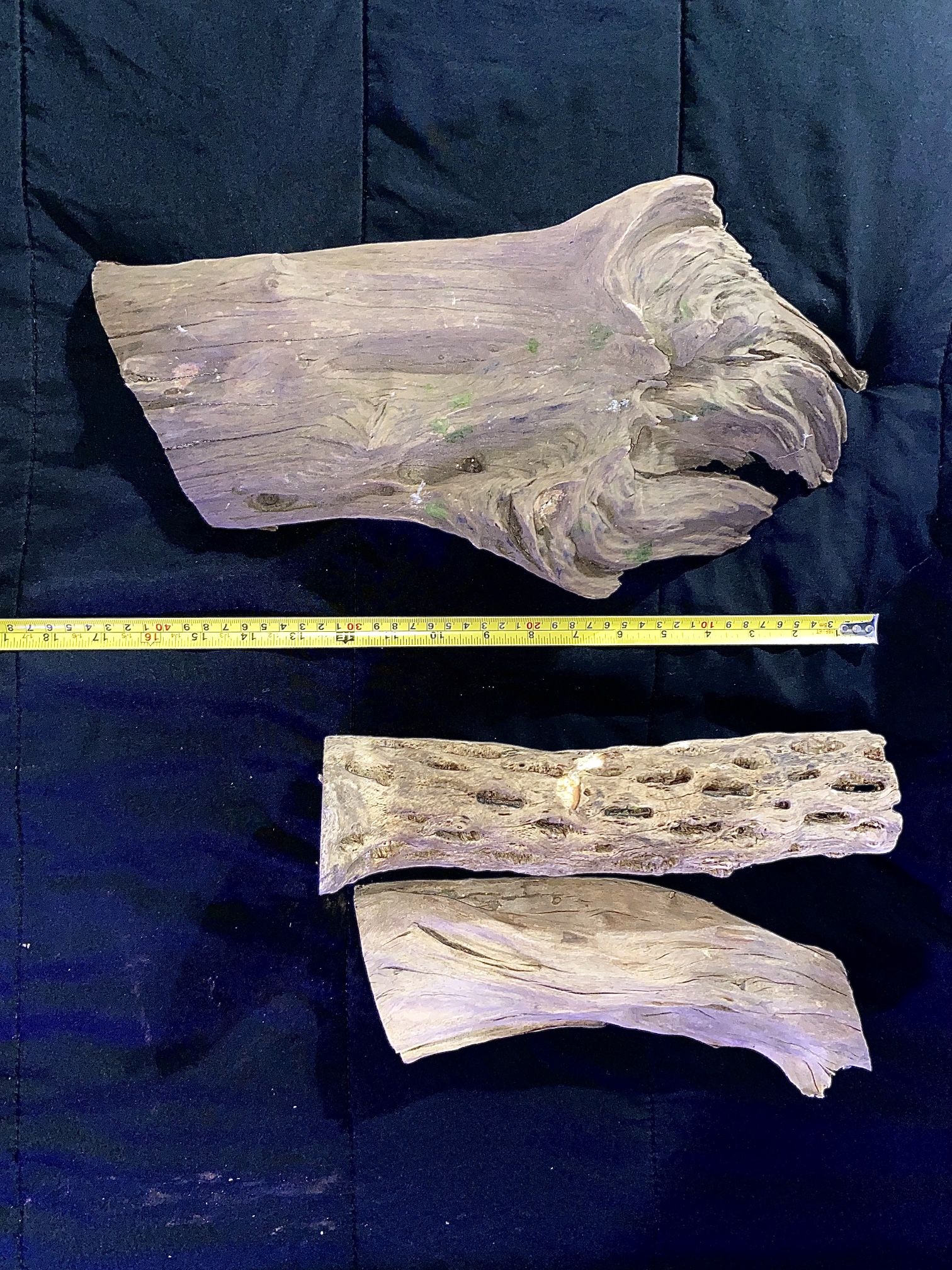 Drift wood(s) for fish tanks.