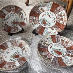 LOT of 16 Gold Imari Japanese Hand Painted Porcelain Decorative Plates (3 different sizes)