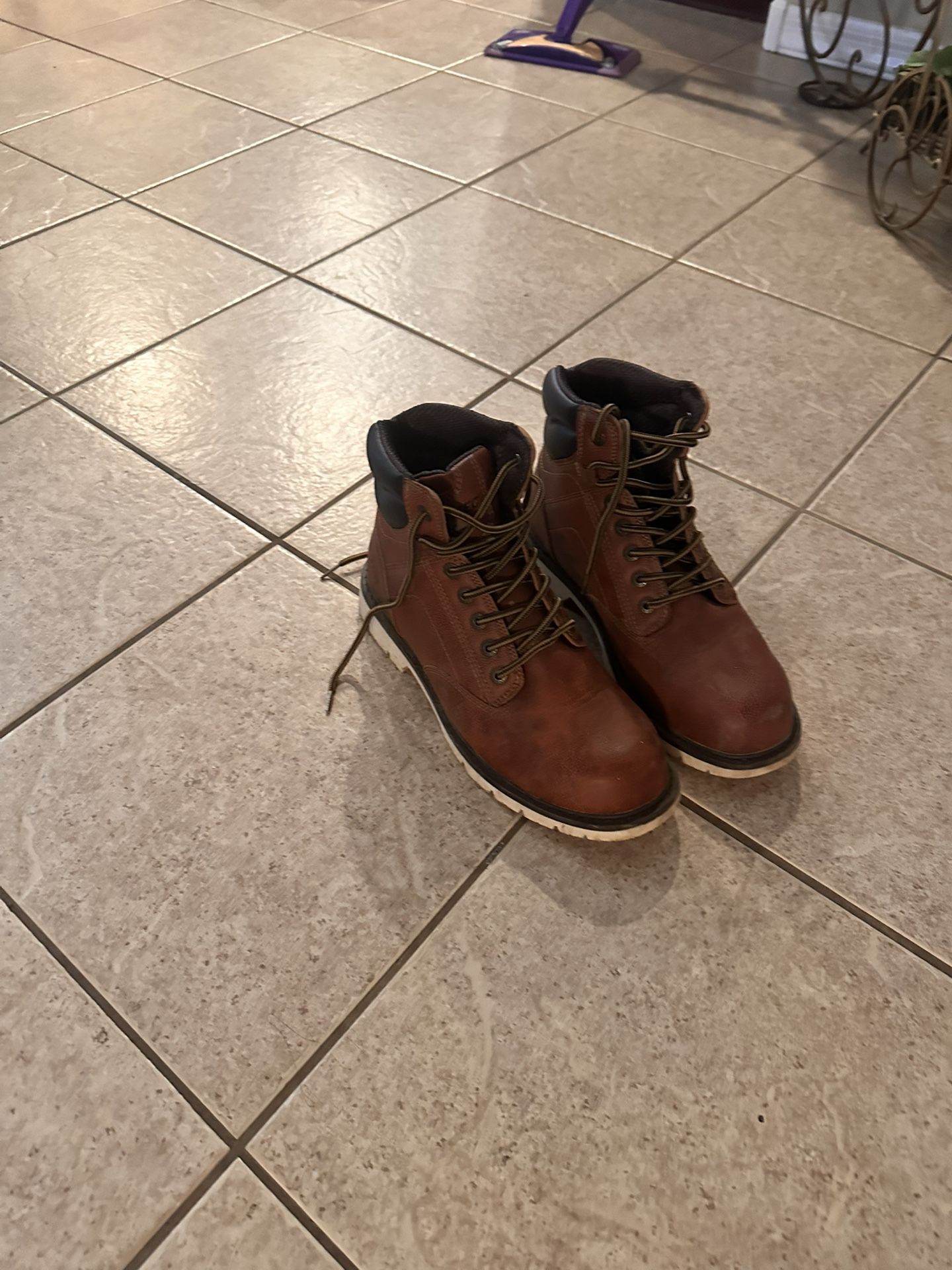 Boots No 10