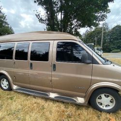GMC Savanna Camper Truck - Low Mileage - 6ft Inside -Great Bed And Storage