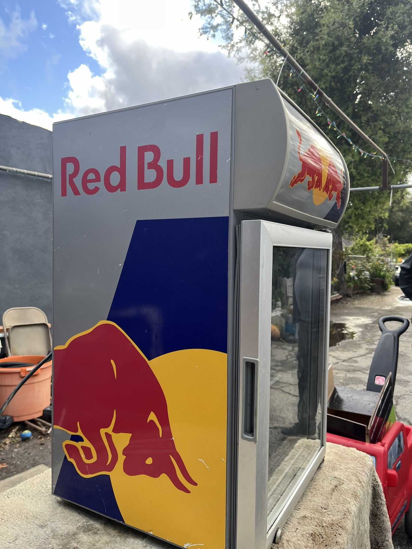Mini Fridge (Redbull)
