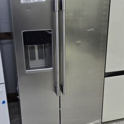 New Refrigerator Refrigerador  nuevo 
 Warranty Garantia Por Escrito 20 años 
Garantizando cada producto que vendemos 