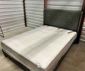 Full size bed with mattress