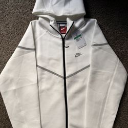 White XL Nike Tech 