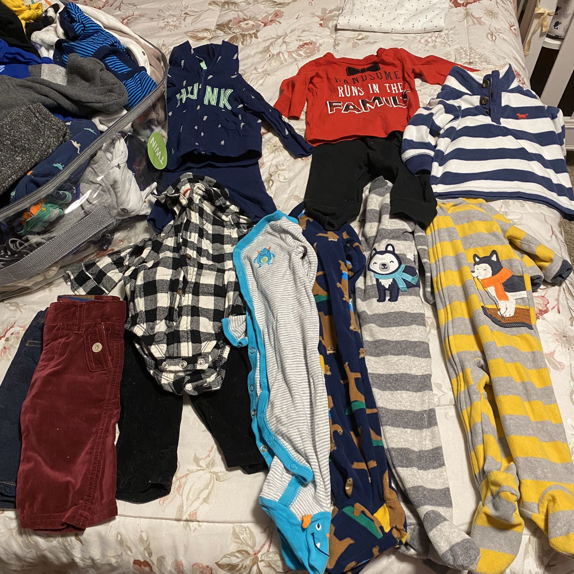 A lot of baby boy clothes size 6 and 9 months