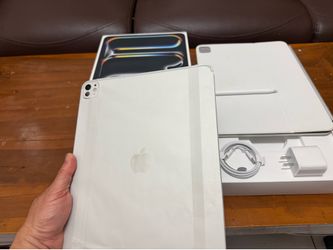 iPad Pro 13 inch M5 1TB WiFi + cellular nano glass with Magic Keyboard and pencil pro