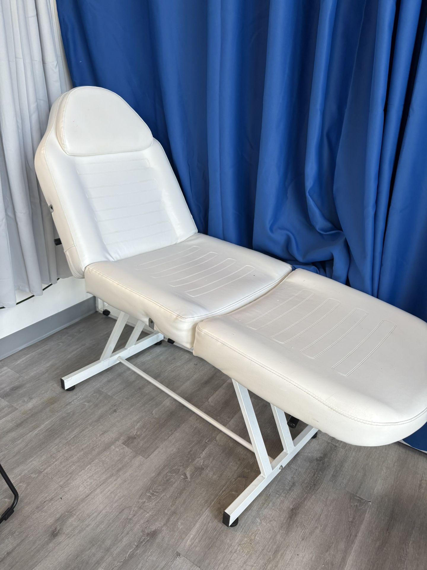 Esthetician chair