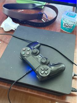 PlayStation 4 slim 1Tb