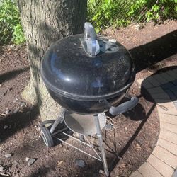 Weber (charcoal) Grill!! (needs to be cleaned)