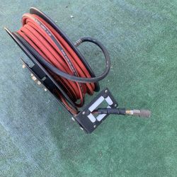 Wall mount 3/8 airline hose