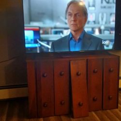 Brand New Smart TV 50 "  2-months Old 