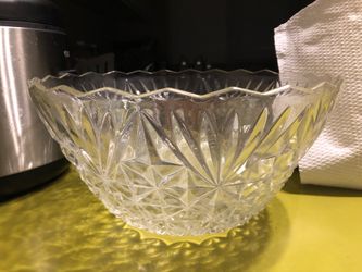 Crystal glass bowl