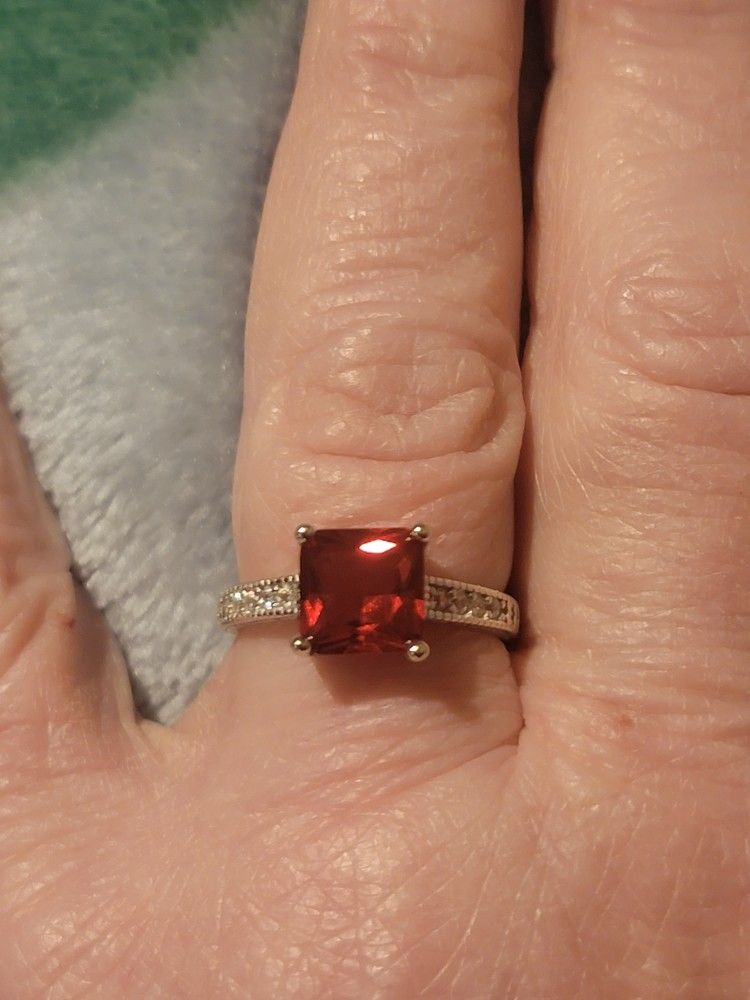 Brand New Solid 925 Sterling Silver Red Princess Cut Red Garnet With White C V'son Each Side. Size 7