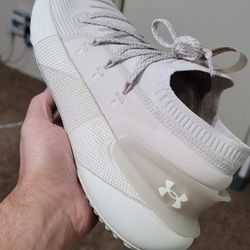 Under Armour Phantom Size 10.5 Mens