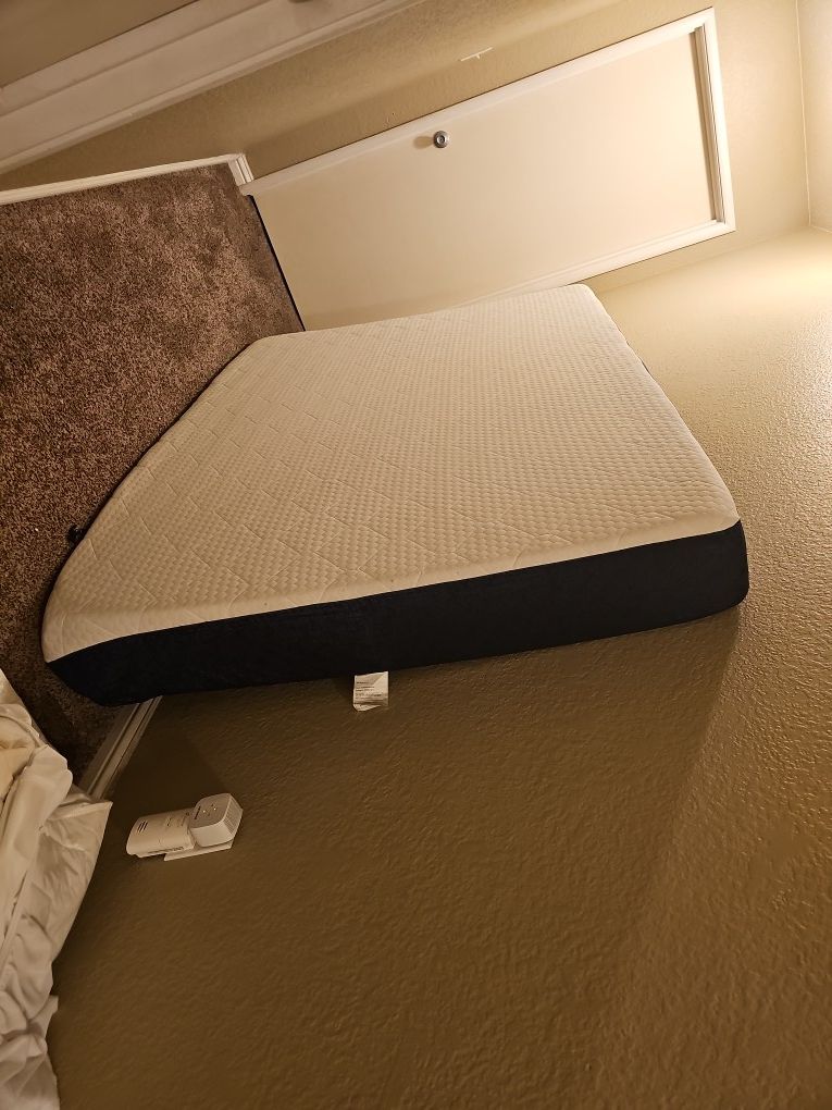 Novaform Memory Foam Full Matress