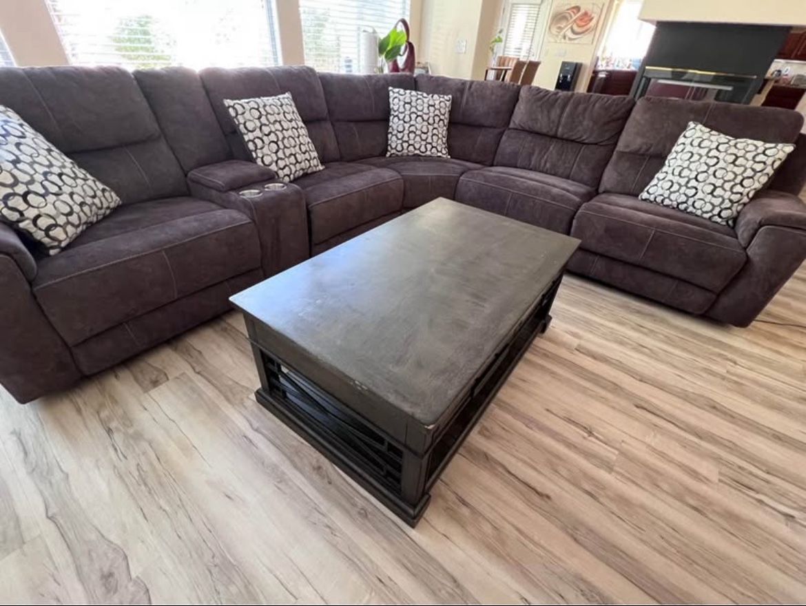 Free Tables! Power Reclining Sectional with USB Chargers, Excellent Condition! Coffee & End Table for FREE!!