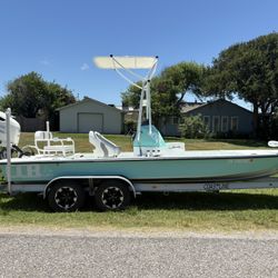 2020 CCB FURY 23’8”