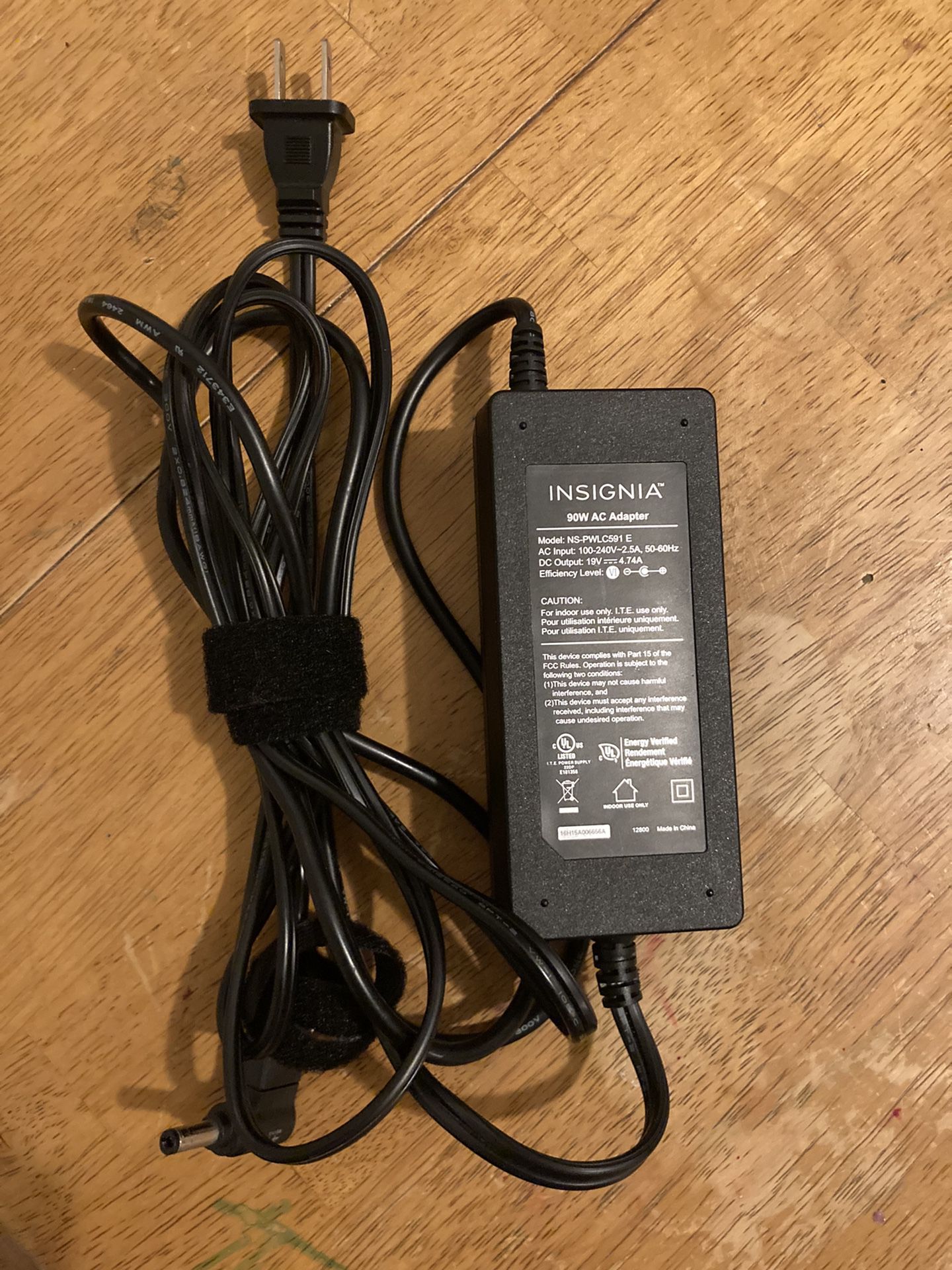Insignia AC Adapter for Laptop