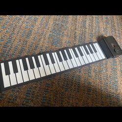 PORTABLE PIANO