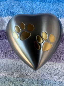 Keepsake urn, small