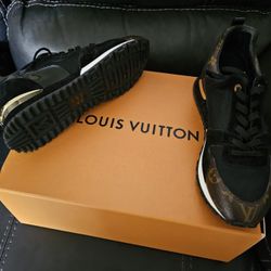 LV Shoe Size 9