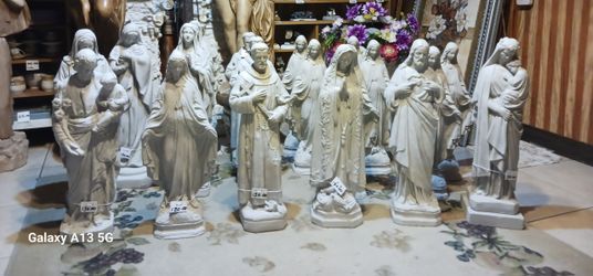 FIRM .. 24" Tall All Garden Concrete Statue, Pls , read All The informat